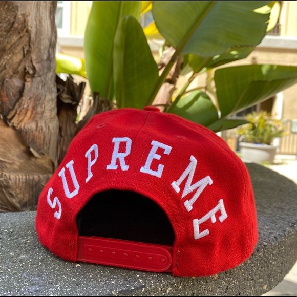 Supreme x Champion Red SnapBack - Picture 1 of 7